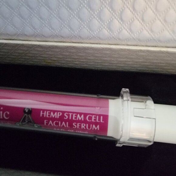 Dynamic Innovation Facial Serum - Picture 9 of 10